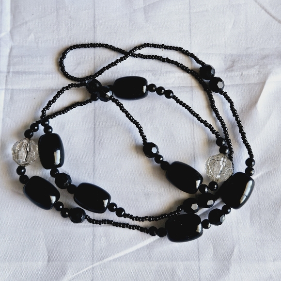 Art Deco Noble and Elegant Black Resin Barrel Beads necklace - Picture 2 of 6